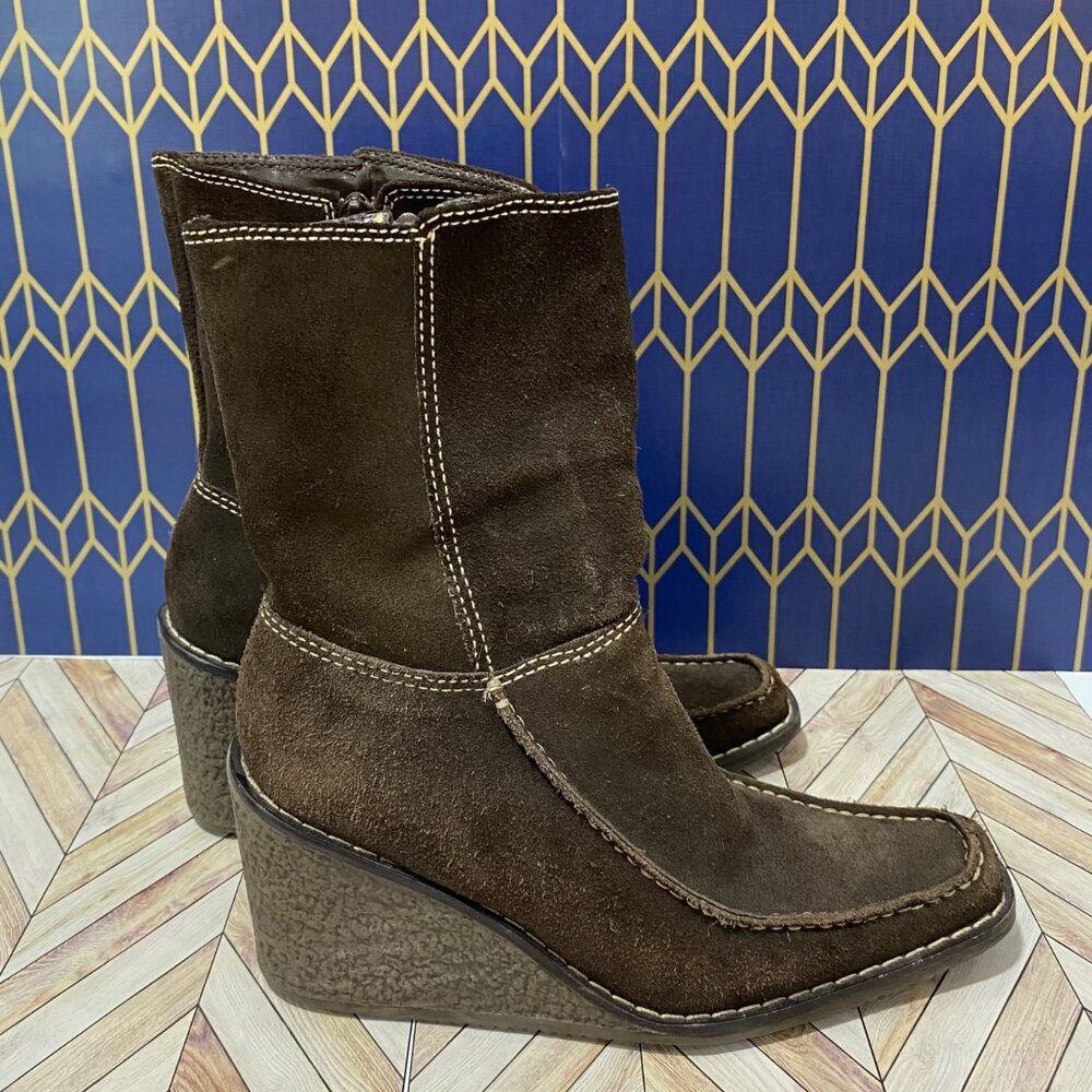 STL Brown Mid-Calf Suede Wedge Heel Boots With Stitch Detail & Side Zipper Size